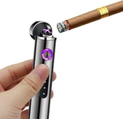 Allkinds Oplaadbare Elektrische Aansteker - USB Plasma Aansteker - Duurzaam - Windbestendig - Zwart -The Bastard Winkel 1200x1161 1