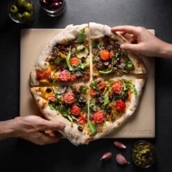 Navaris Pizzasteen XL Voor Oven En Barbecue - Rechthoekige Pizzaplaat 38 X 30 Cm - Inclusief Pizzaschep Met Extra Lang Handvat En Receptenboek 12 Navaris Pizzasteen XL Voor Oven En Barbecue - Rechthoekige Pizzaplaat 38 X 30 Cm - Inclusief Pizzaschep Met Extra Lang Handvat En Receptenboek -The Bastard Winkel 1200x1200 420
