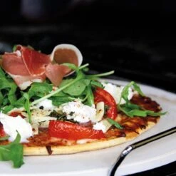 Pizzasteen BBQ & Oven | Pizzaplaat Voor De Lekkerste Bereiding Van Een Pizza Op Jouw Barbecue Of In De Oven | Pizza Stone Rond | Medium (33 Cm) -The Bastard Winkel 1200x1200 594