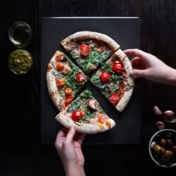 Navaris Pizzasteen XL Voor Oven En Barbecue - Rechthoekige Pizzaplaat 38 X 30 Cm - Inclusief Receptenboek - Keramisch Geglazuurd - Zwart 23 Navaris Pizzasteen XL Voor Oven En Barbecue - Rechthoekige Pizzaplaat 38 X 30 Cm - Inclusief Receptenboek - Keramisch Geglazuurd - Zwart -The Bastard Winkel 1200x1200 606