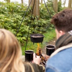 Esschert Design - Driepoot Met Ketting - Haardvuur Accessoires - Staal - Zwart -The Bastard Winkel 1200x1200 63