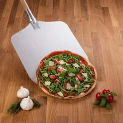 Blumtal Professionele Pizzaschep - 30,5 X 30,5 Cm - Houten Grip 85 Cm -The Bastard Winkel 1200x1200 739