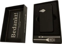 Elektrische Aansteker YLE| USB Oplaadbare Plasma Aansteker | Wind En Storm Bestendig 11 Elektrische Aansteker YLE| USB Oplaadbare Plasma Aansteker | Wind En Storm Bestendig -The Bastard Winkel 1200x855