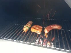 Merkloos MaxxGarden Pizza Oven - Smoker Barbecue Houtskool 45 X 65 X 158cm -The Bastard Winkel 1200x900 12