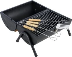 MaxxGarden BBQ - Houtskool Barbecue - Smoker Barbecue - Grilloppervlak (LxB) 38 X 52 Cm - Met Dubbel Grill Vlak - Zwart -The Bastard Winkel 1200x954
