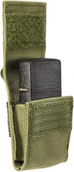 Zippo Tactical Molle Pouch / Hoes En Black Crackle Benzine Aansteker Geschenk Set OD Green -The Bastard Winkel 521x1200