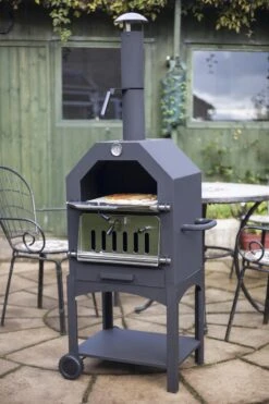 Merkloos MaxxGarden Pizza Oven - Smoker Barbecue Houtskool 45 X 65 X 158cm -The Bastard Winkel 800x1200 1