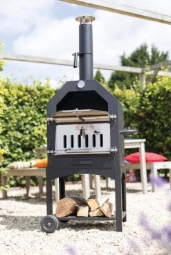 Merkloos MaxxGarden Pizza Oven - Smoker Barbecue Houtskool 45 X 65 X 158cm -The Bastard Winkel 804x1200
