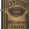 Aansteker Zippo Jack Daniel's Label Brass Emblem -The Bastard Winkel 825x1200 1