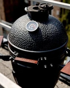 The Bastard Urban Medium - Kamado Barbecue - Kamado BBQ 29 The Bastard Urban Medium - Kamado Barbecue - Kamado BBQ -The Bastard Winkel 960x1200